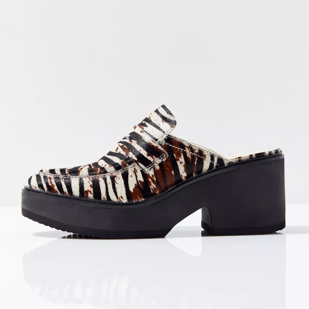 $190 Matisse Footwear Kelly Loafer Platform Mule Shoes Zebra